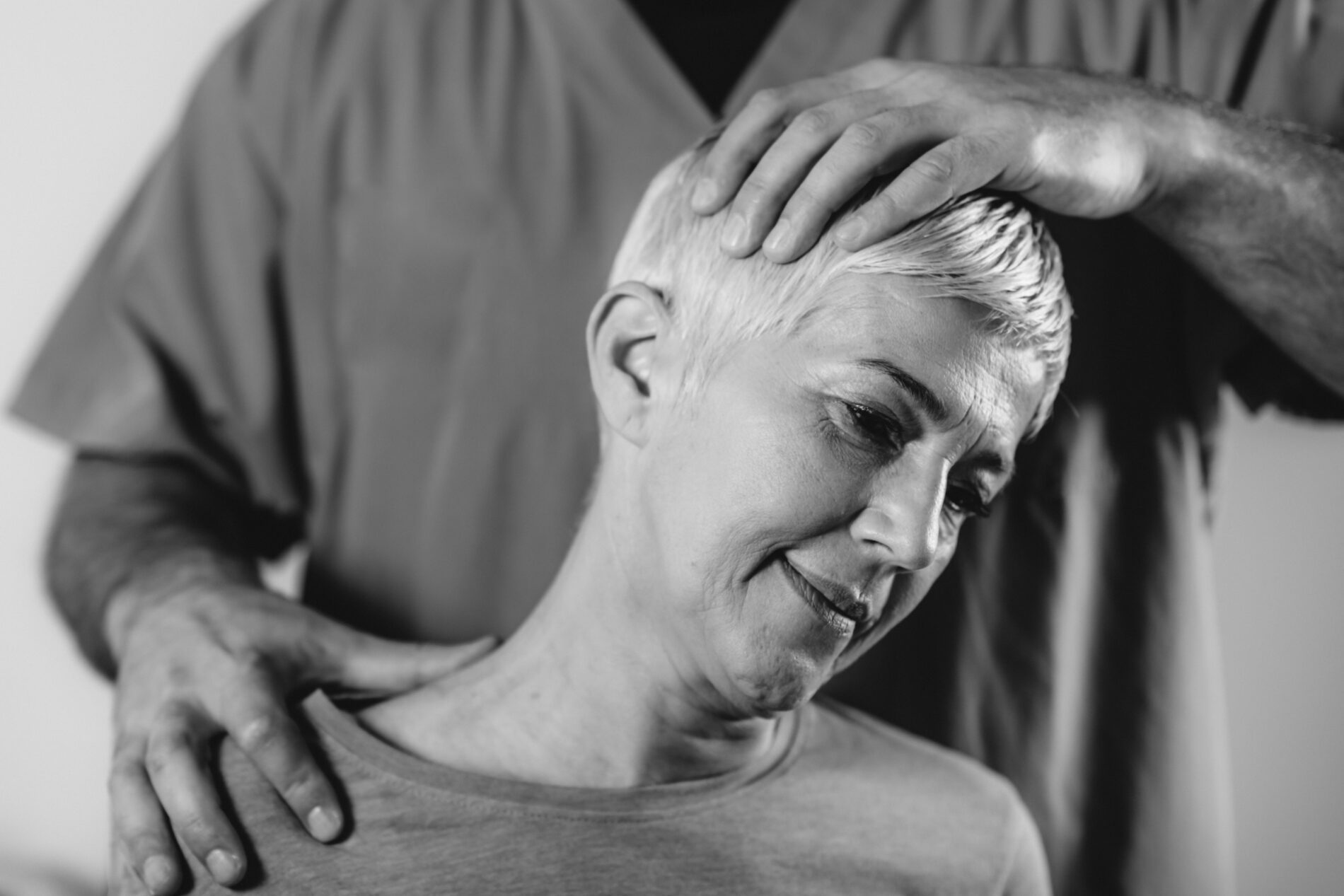 Chiropractic Ways To Ease Neck Pains  | Innovative Health 