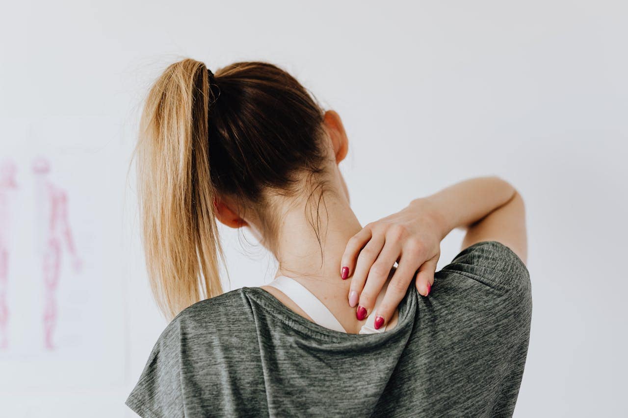 From Ache to Action: 6 Powerful Steps to Deciding What Doctor to See for Neck Pain
